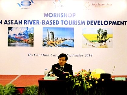 Phó Tổng cục trưởng Tổng cục Du lịch Việt Nam Hà Văn Siêu phát biểu tại hội thảo